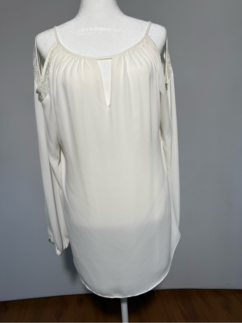 White House Black Market White Cold-Shoulder Lace-Trim Blouse - Picture 6 of 9